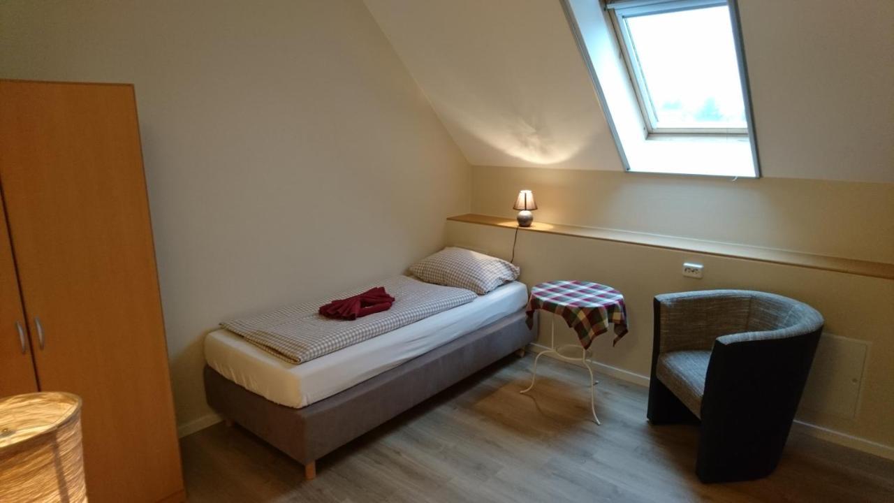 Gasthaus Zur Hecke Schönefeld Extérieur photo